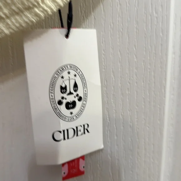 Cider Cream Knit Top NWT - Picture 2 of 3